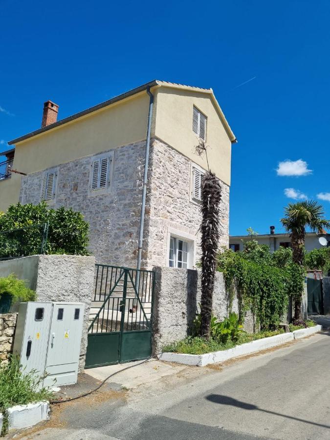 Apartmani Barbarosa Sveti Filip i Jakov Exterior foto