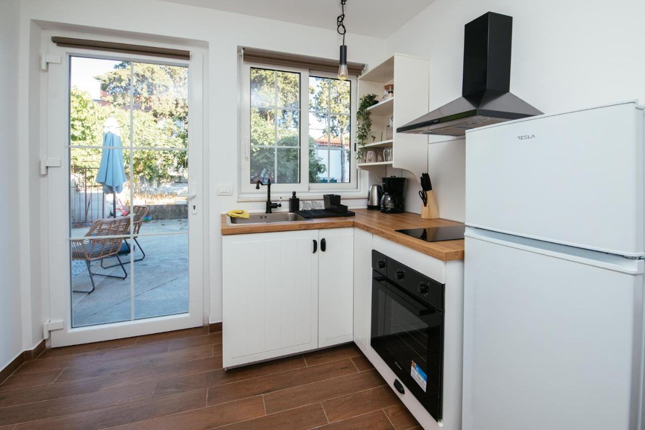 Apartmani Barbarosa Sveti Filip i Jakov Exterior foto